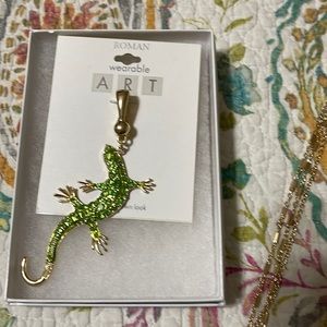 Roman costume jewelry. Necklace with attachable lizard charm